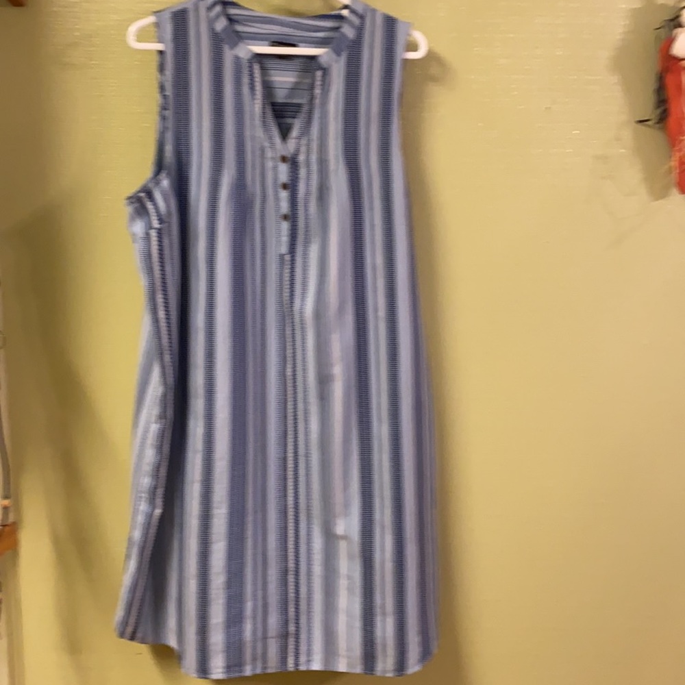 NEW DIRECTIONS SLEEVELESS DRESS - Picture 2 of 5